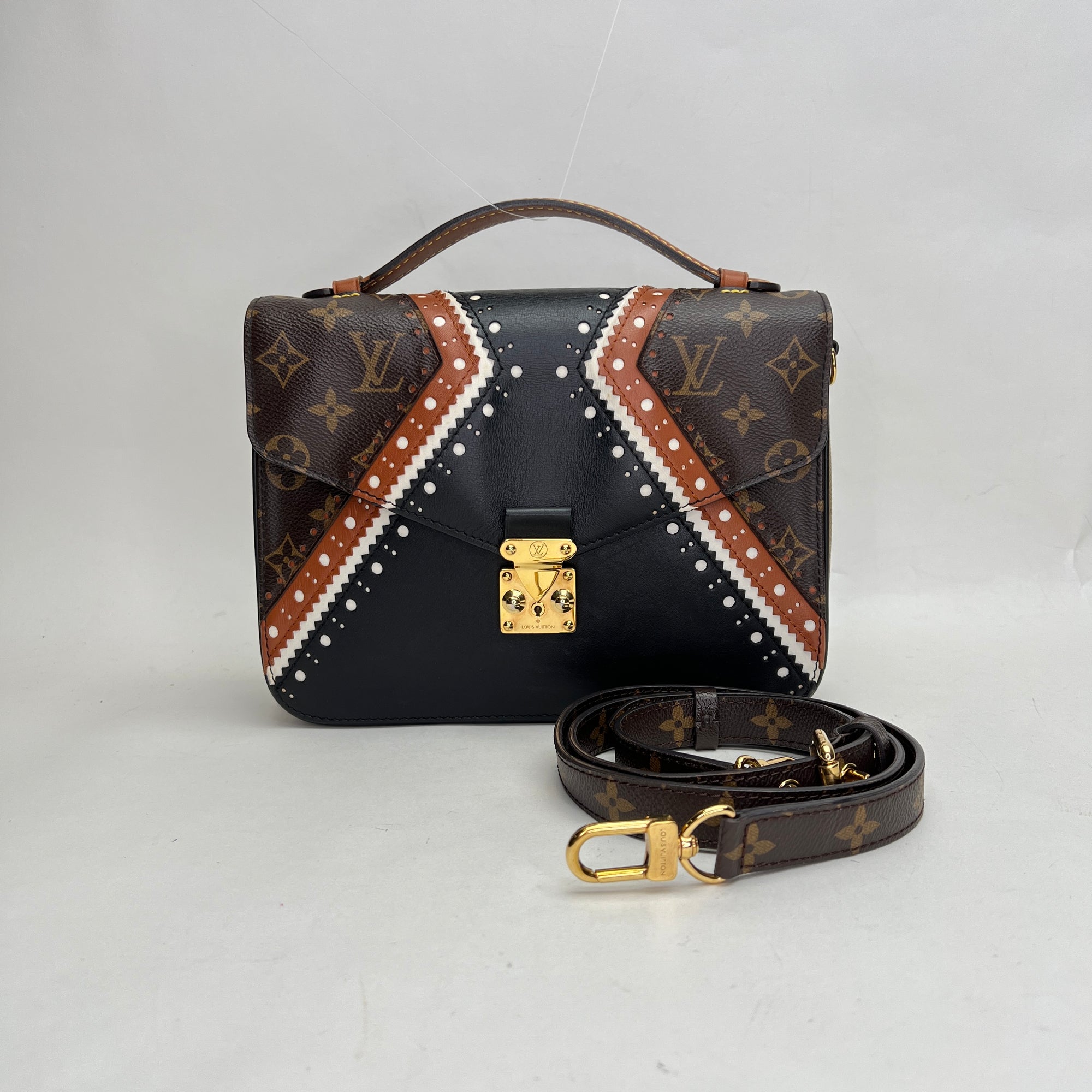 Metis Pochette MM Brown Crossbody Bag in Monogram Coated Canvas, Gold hardware