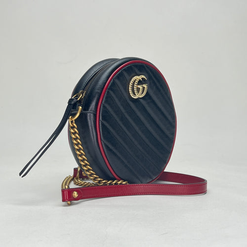 GG Marmont Round Black Crossbody Bag in Calfskin, Gold hardware