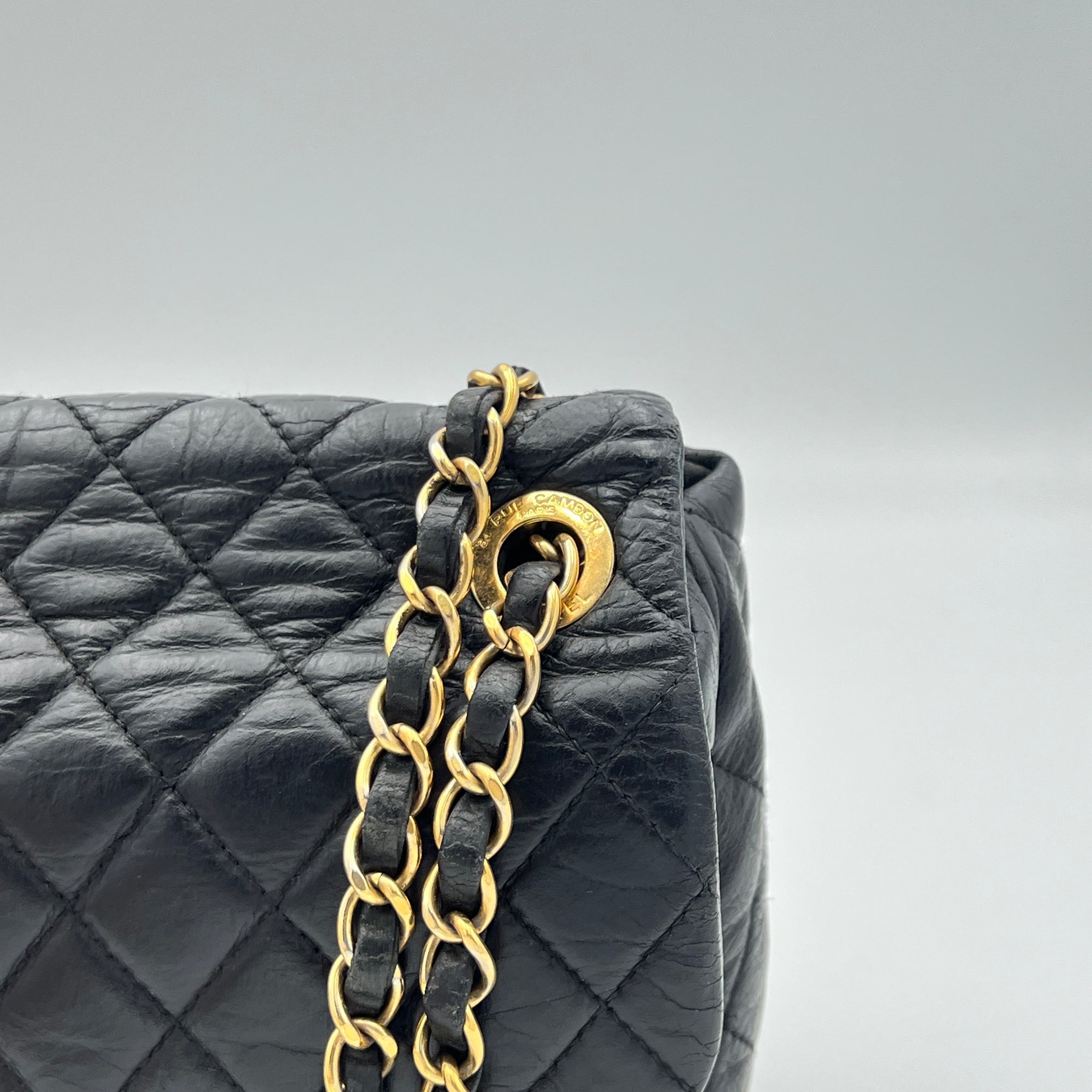 Quilted Flap Bag Black Shoulder Bag in Lambskin, Gold hardware