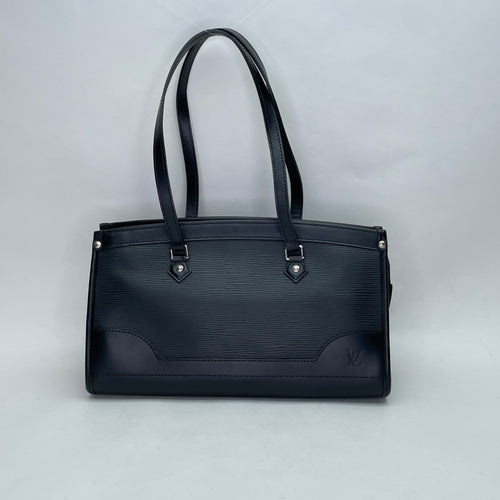 Madeleine PM Black Shoulder Bag in Epi Leather, Silver hardware