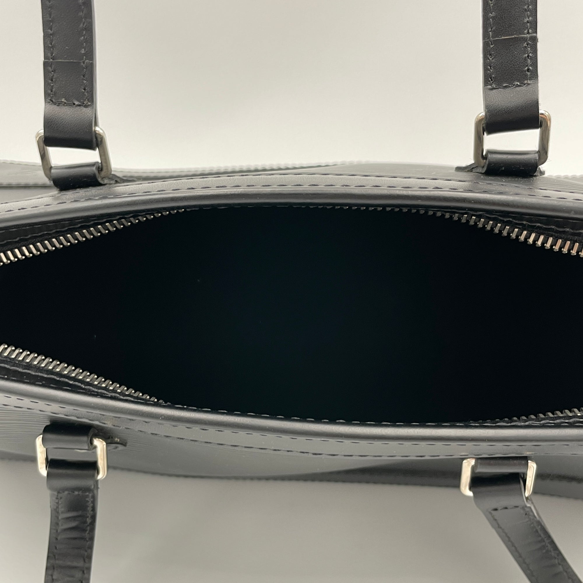 Madeleine PM Black Shoulder Bag in Epi Leather, Silver hardware