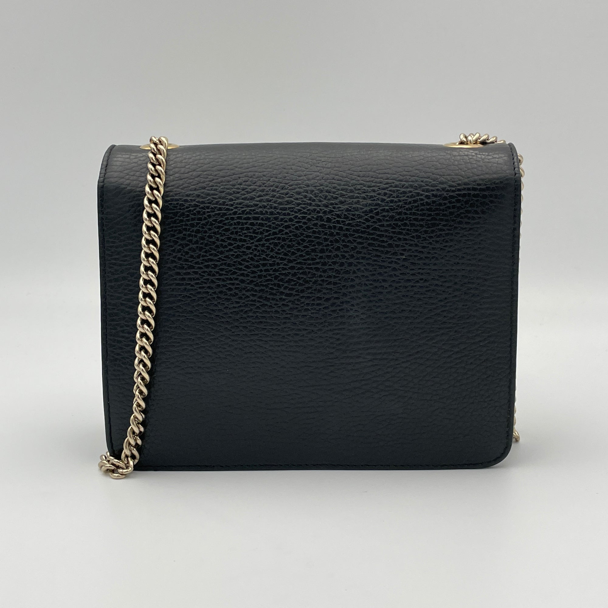 GG Interlock Flap Black Crossbody Bag in Calfskin, Gold hardware