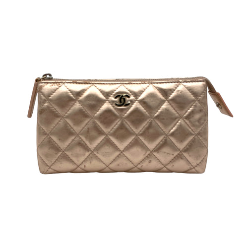 Metallic Quilt Pink Pouch in Lambskin, Silver hardware