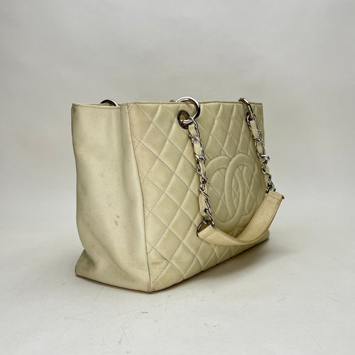 GST Cream Shoulder Bag in Caviar Leather, Silver hardware