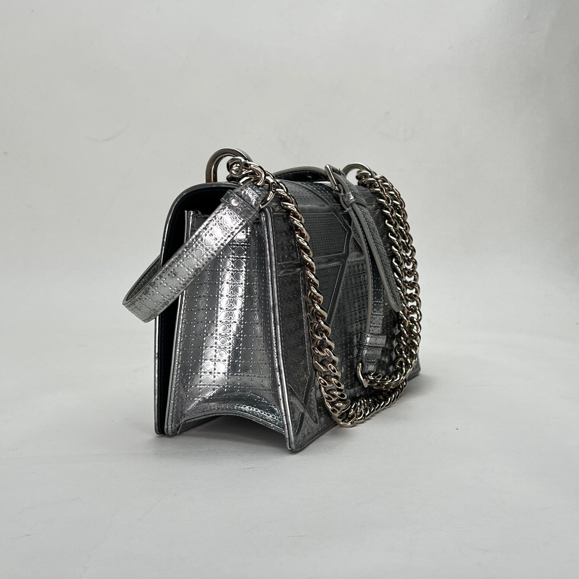 Diorama Medium Silver Shoulder Bag in Calfskin, Silver hardware