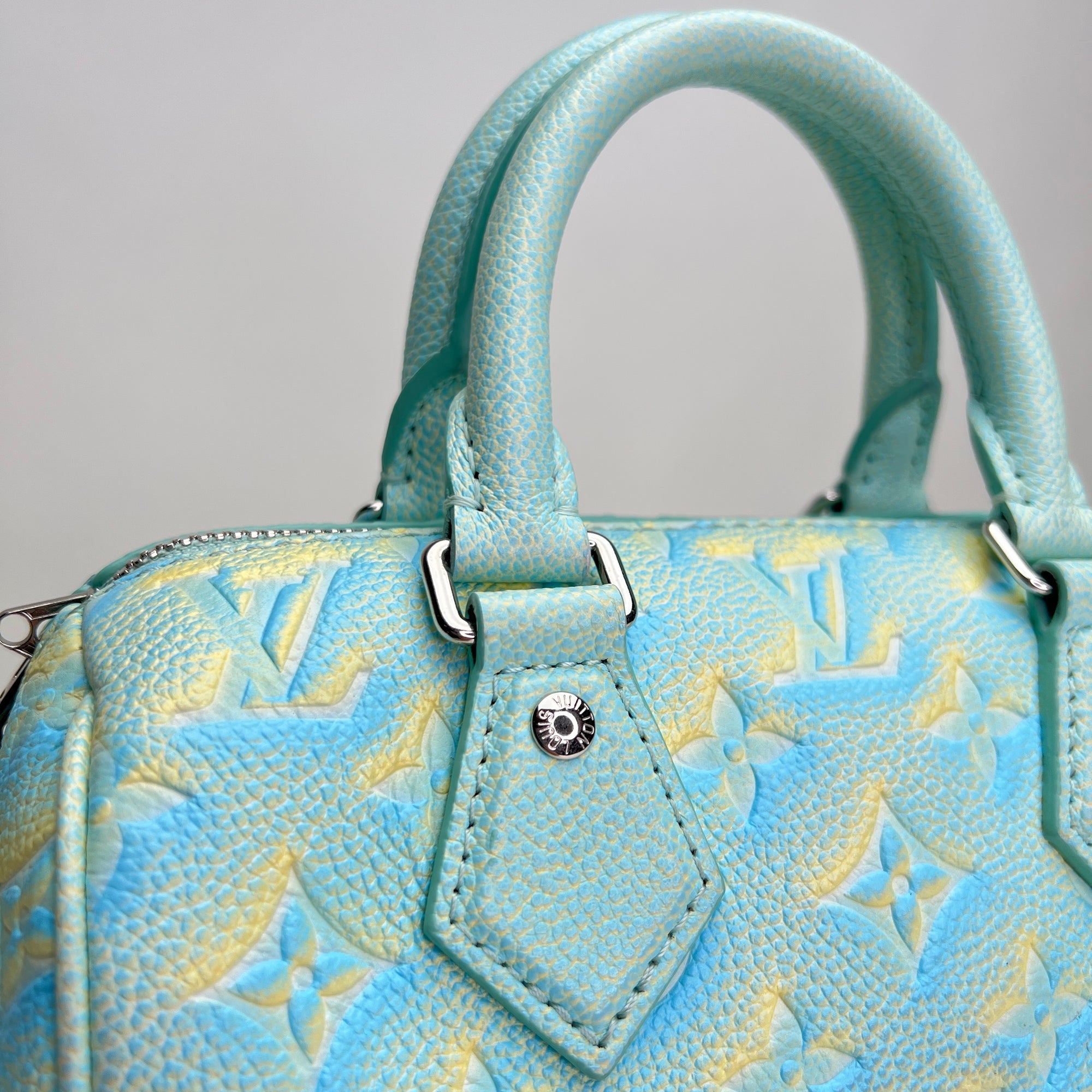 SPEEDY BANDOULIERE 20 Turquoise Shoulder Bag in Monogram Empreinte Leather, Silver hardware