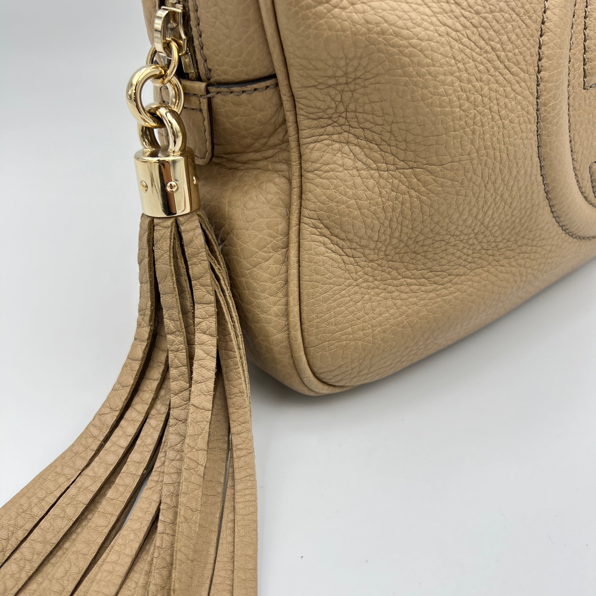 Soho Chain Beige Shoulder Bag in Calfskin, Light Gold hardware