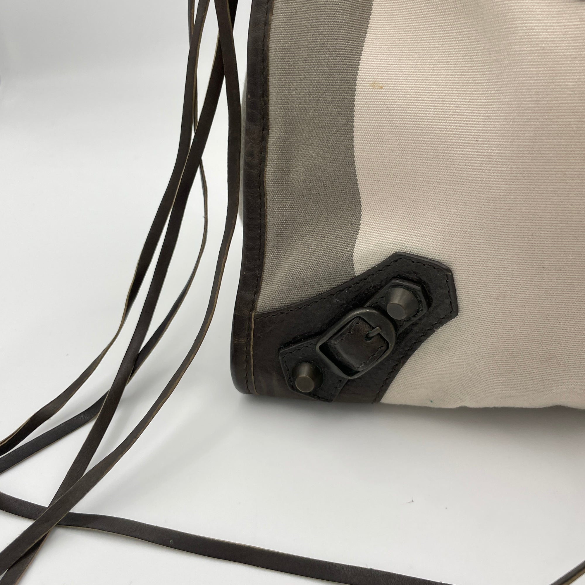 City Bag Brown Top Handle Bag in Canvas, Ruthenium-finish Brass hardware