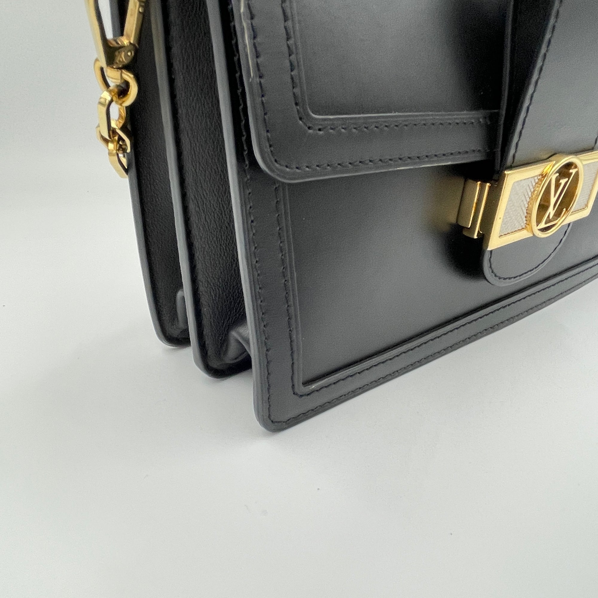 Dauphine MM Black Shoulder Bag in Calfskin, Gold hardware