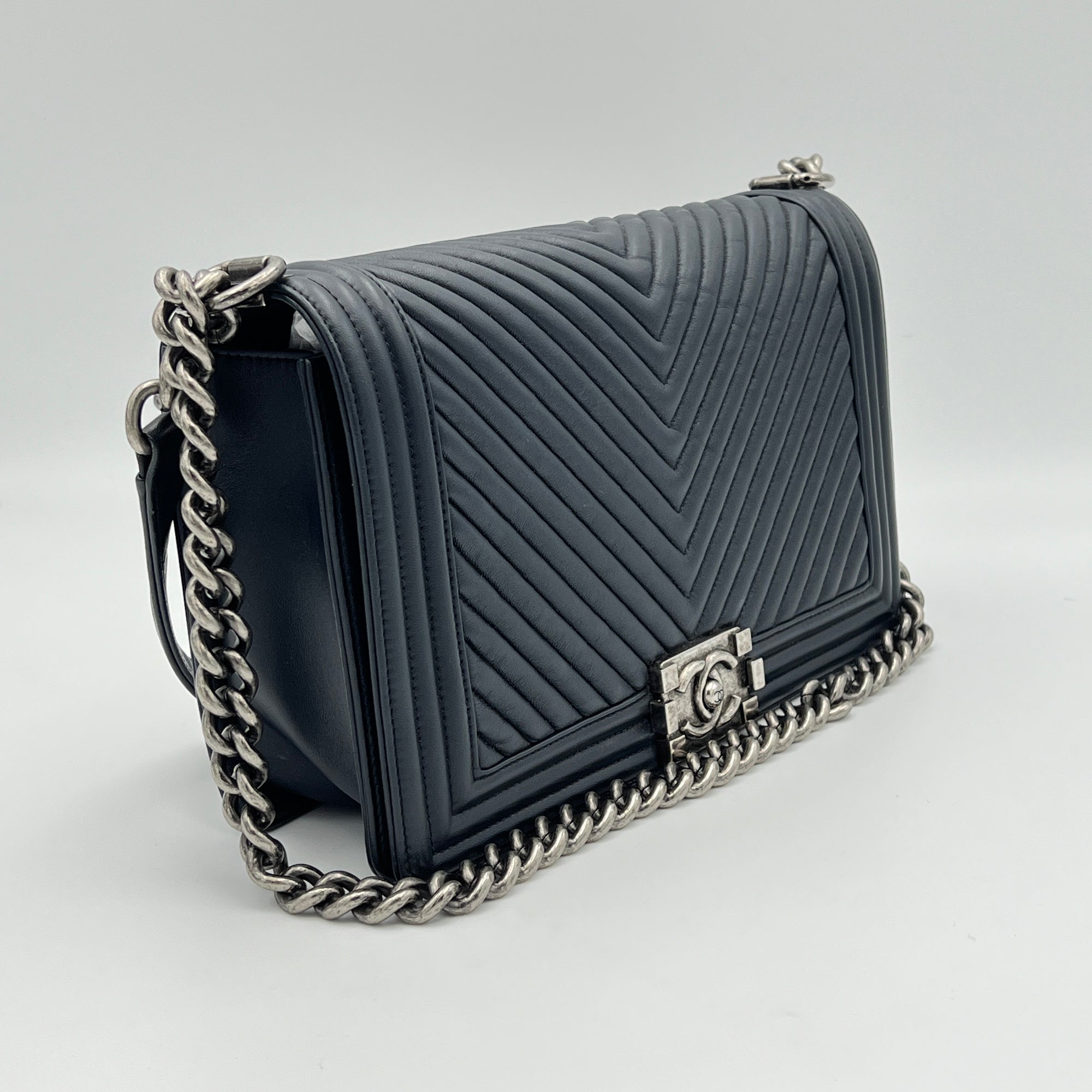 Boy Chevron New Medium Navy Shoulder Bag in Calfskin, Ruthenium hardware