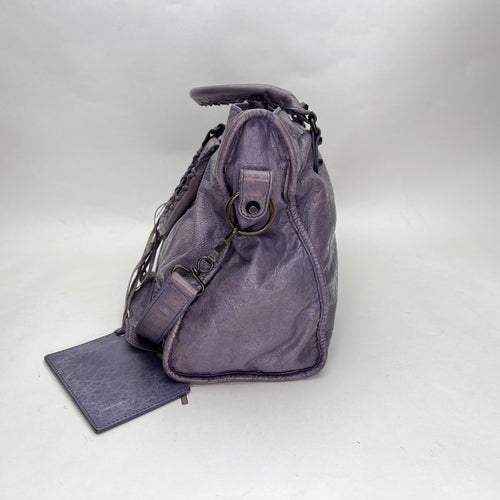 City Medium Purple Shoulder Bag in Distressed Leather, Gunmetal hardware