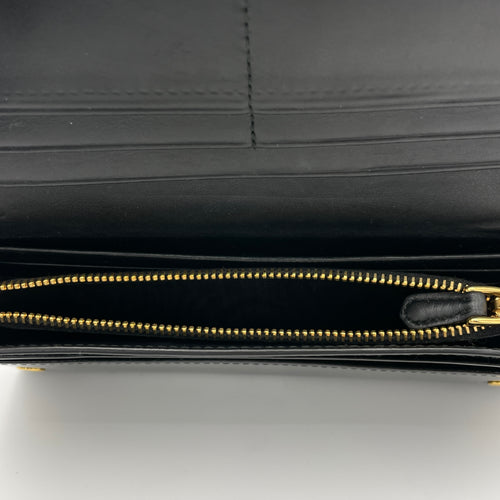 Logo Plaque Flap Long Black Wallet in Patent Leather, Gold hardware