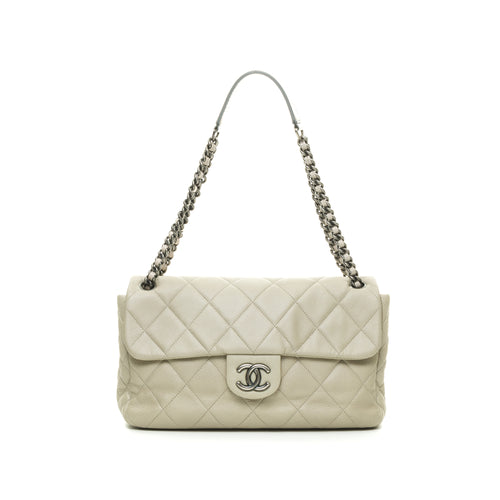 Vintage Quilted Easy Flap Jumbo Cream Shoulder Bag in Caviar Leather, Silver hardware