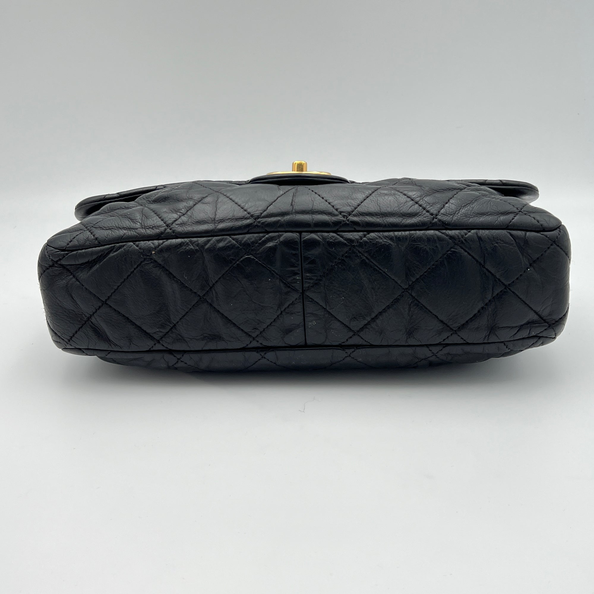 Quilted Flap Bag Black Shoulder Bag in Lambskin, Gold hardware