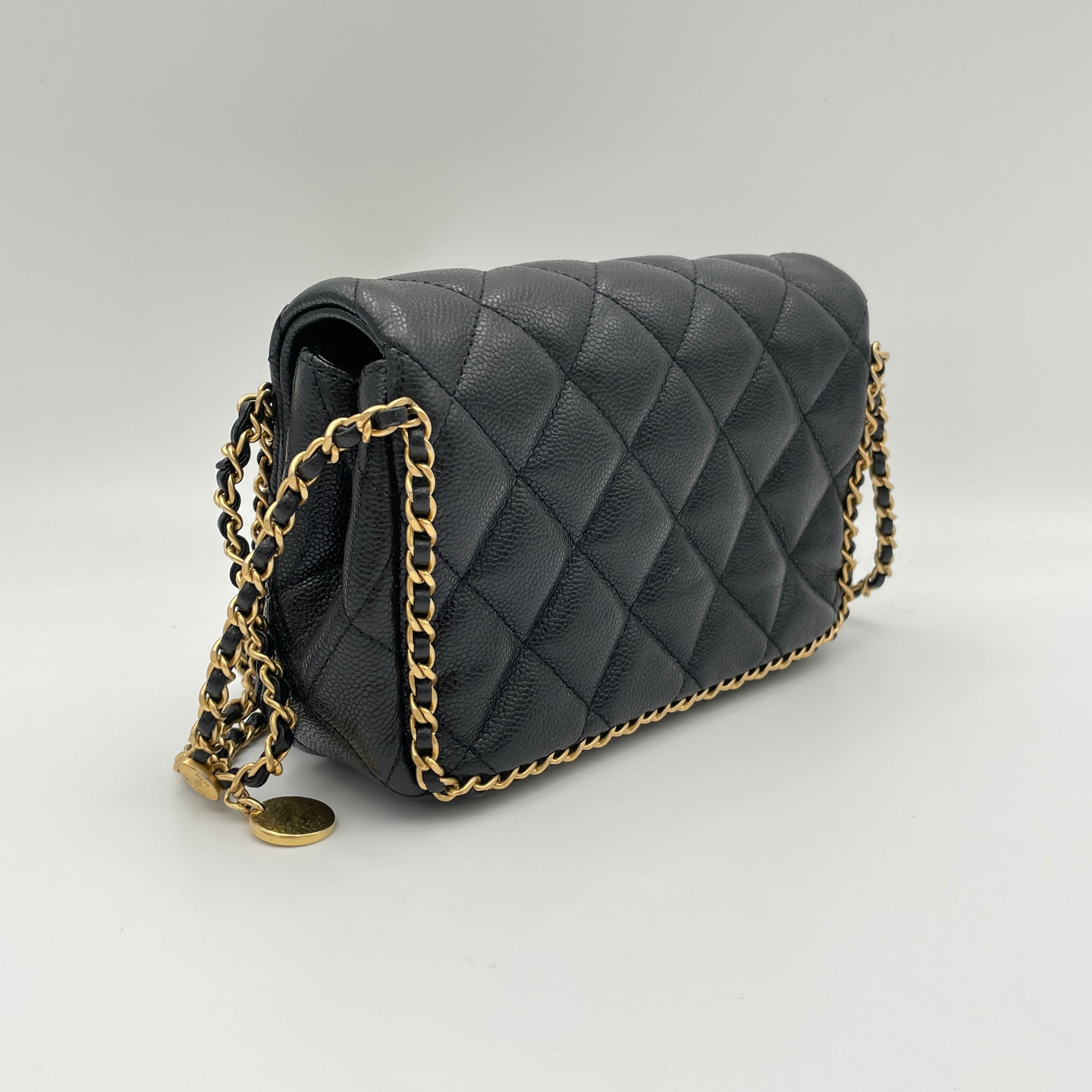 22K Chain Black Shoulder Bag in Caviar Leather, Gold hardware