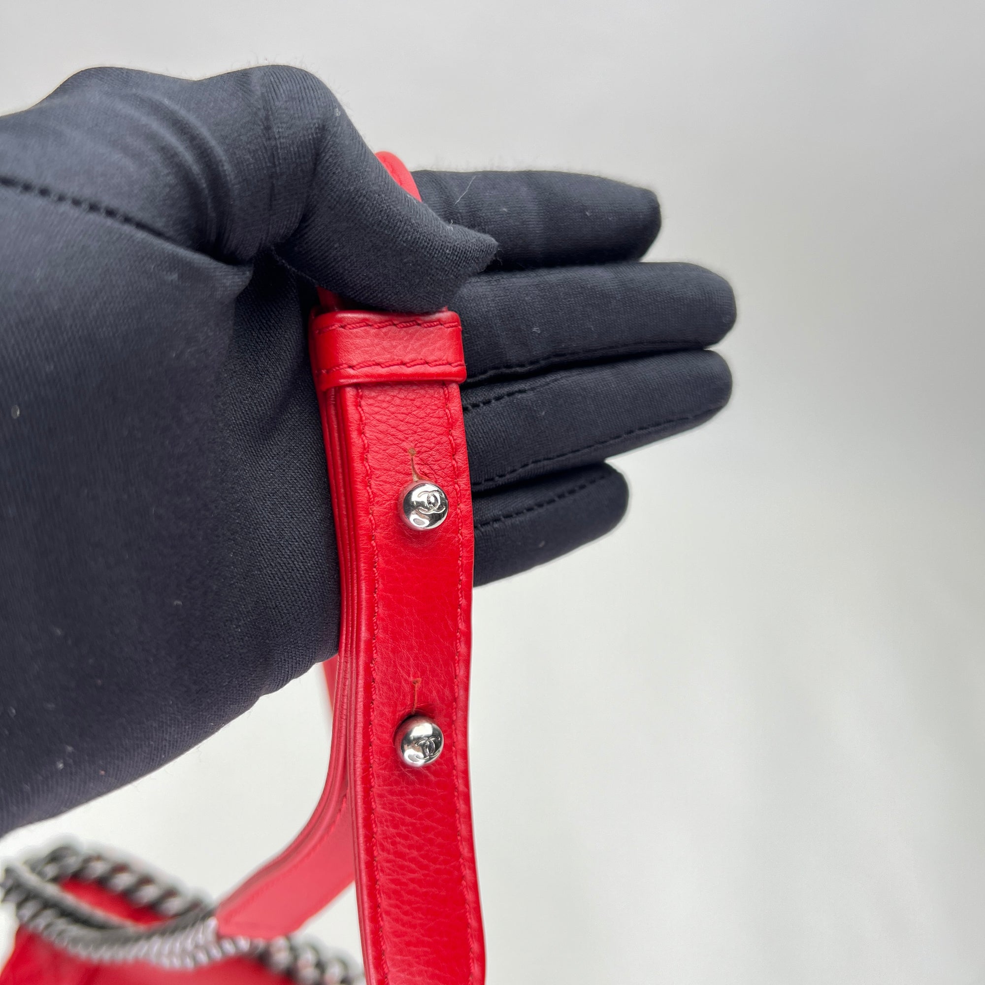 Boy Old Medium Red Shoulder Bag in Calfskin, Ruthenium hardware