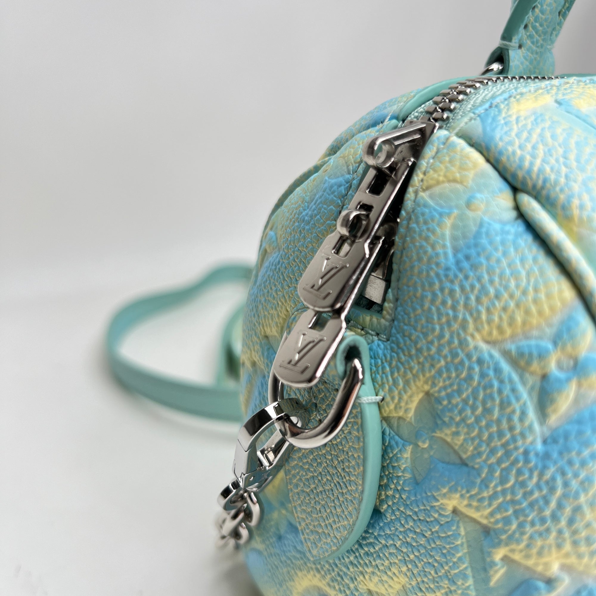 SPEEDY BANDOULIERE 20 Turquoise Shoulder Bag in Monogram Empreinte Leather, Silver hardware