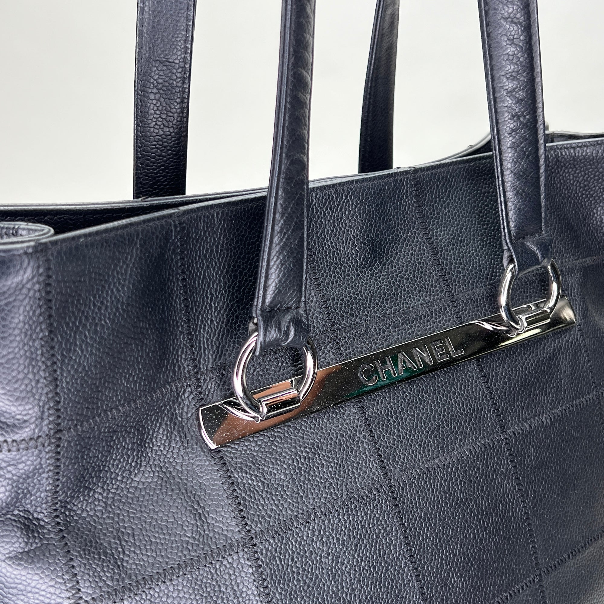 Vintage tote Black Tote Bag in Caviar Leather, Silver hardware