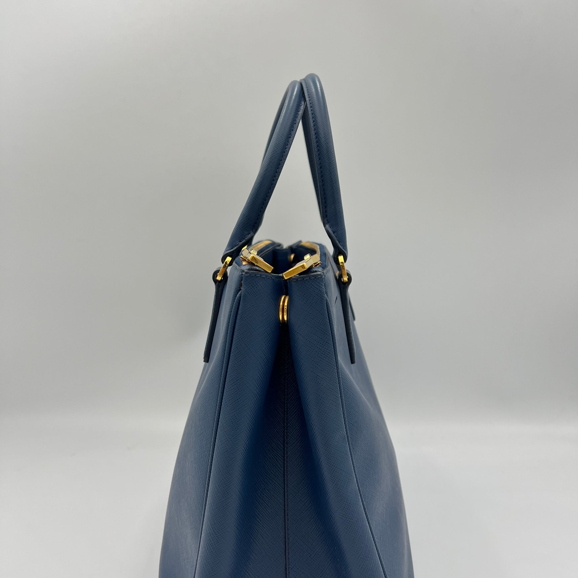 Galleria Large Blue Top Handle Bag in Saffiano Leather, Gold hardware