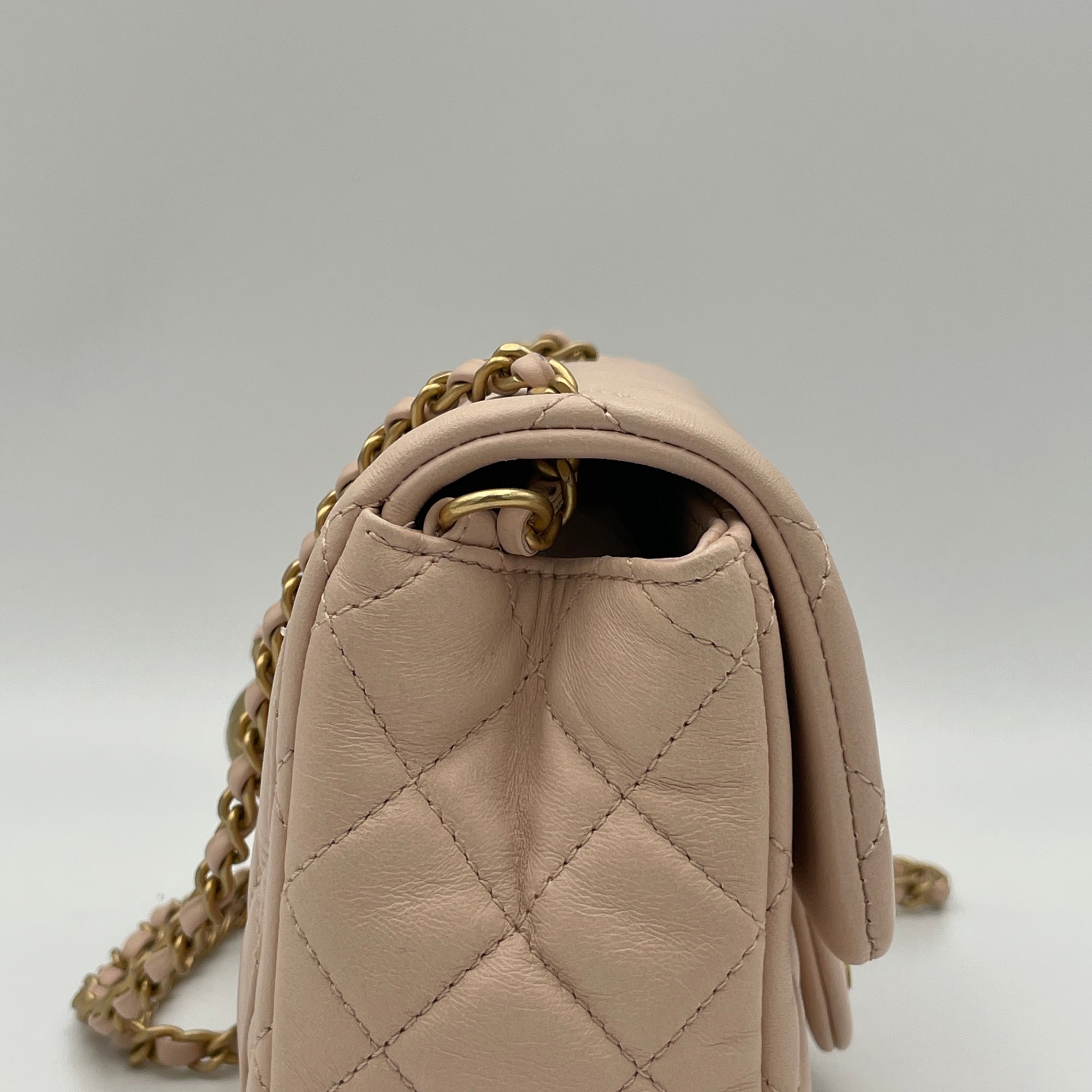 Pearl Crush Pink Crossbody Bag in Lambskin, Gold hardware