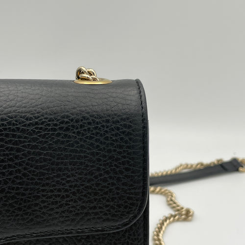 GG Interlock Flap Black Crossbody Bag in Calfskin, Gold hardware