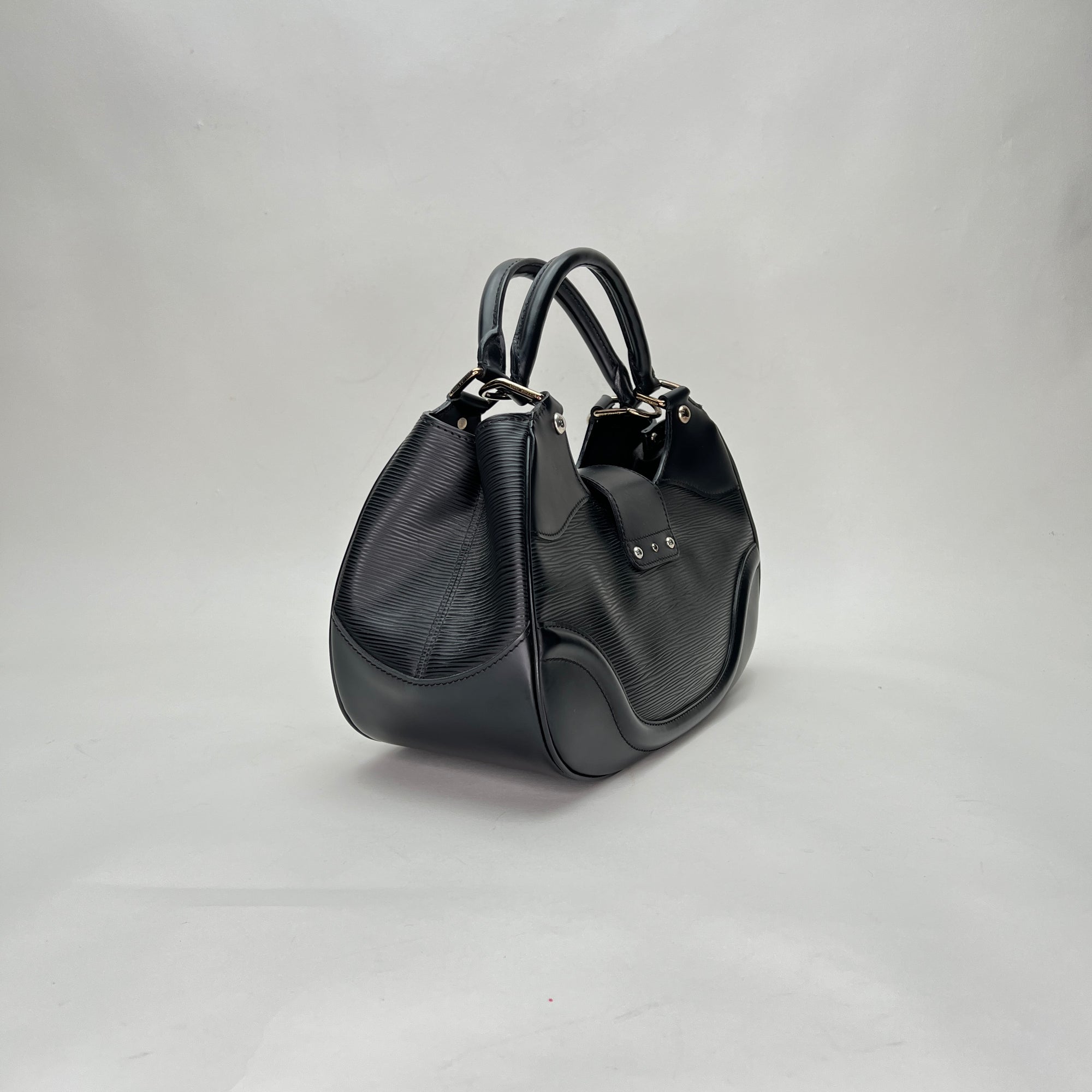 Sac Montaigne Black Top Handle Bag in Epi Leather, Silver hardware