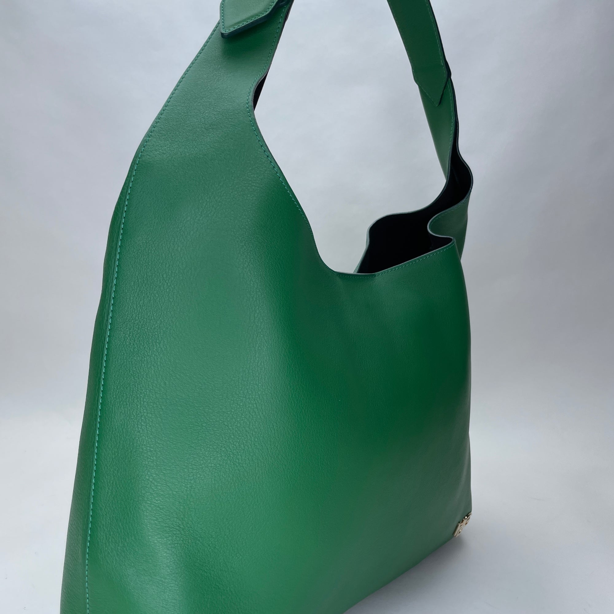 HDG Hobo Green Shoulder Bag in Calfskin, Gold hardware