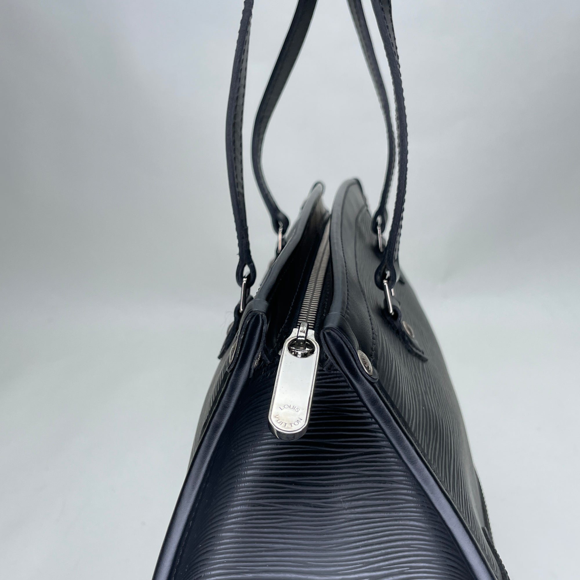 Madeleine PM Black Shoulder Bag in Epi Leather, Silver hardware