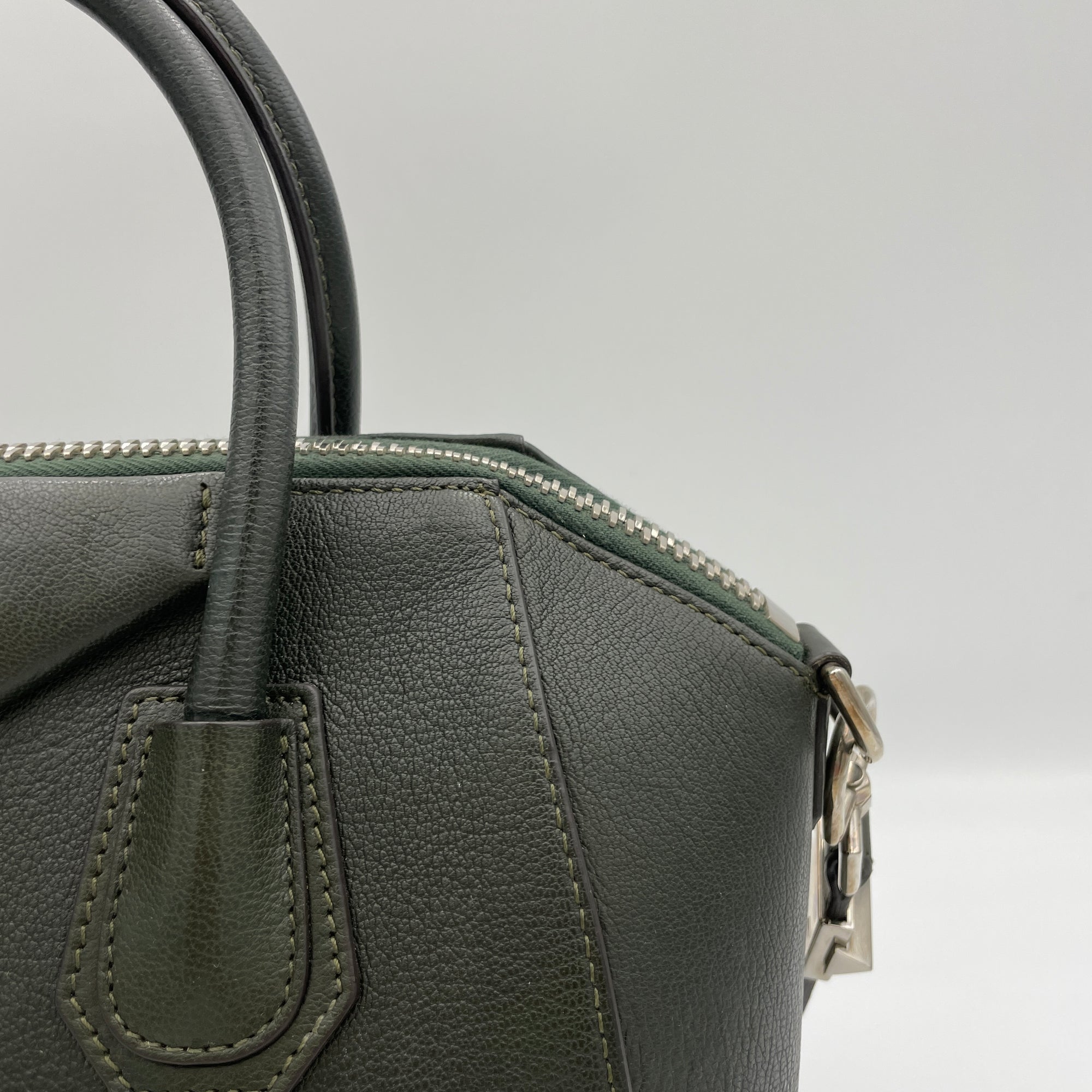 Antigona Medium Green Top Handle Bag in Goat Leather, Silver hardware