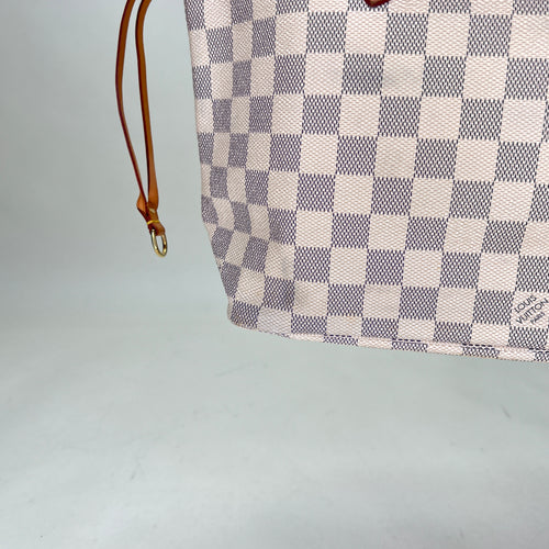 Neverfull Damier Azur PM White Tote Bag in Coated Canvas, Gold hardware