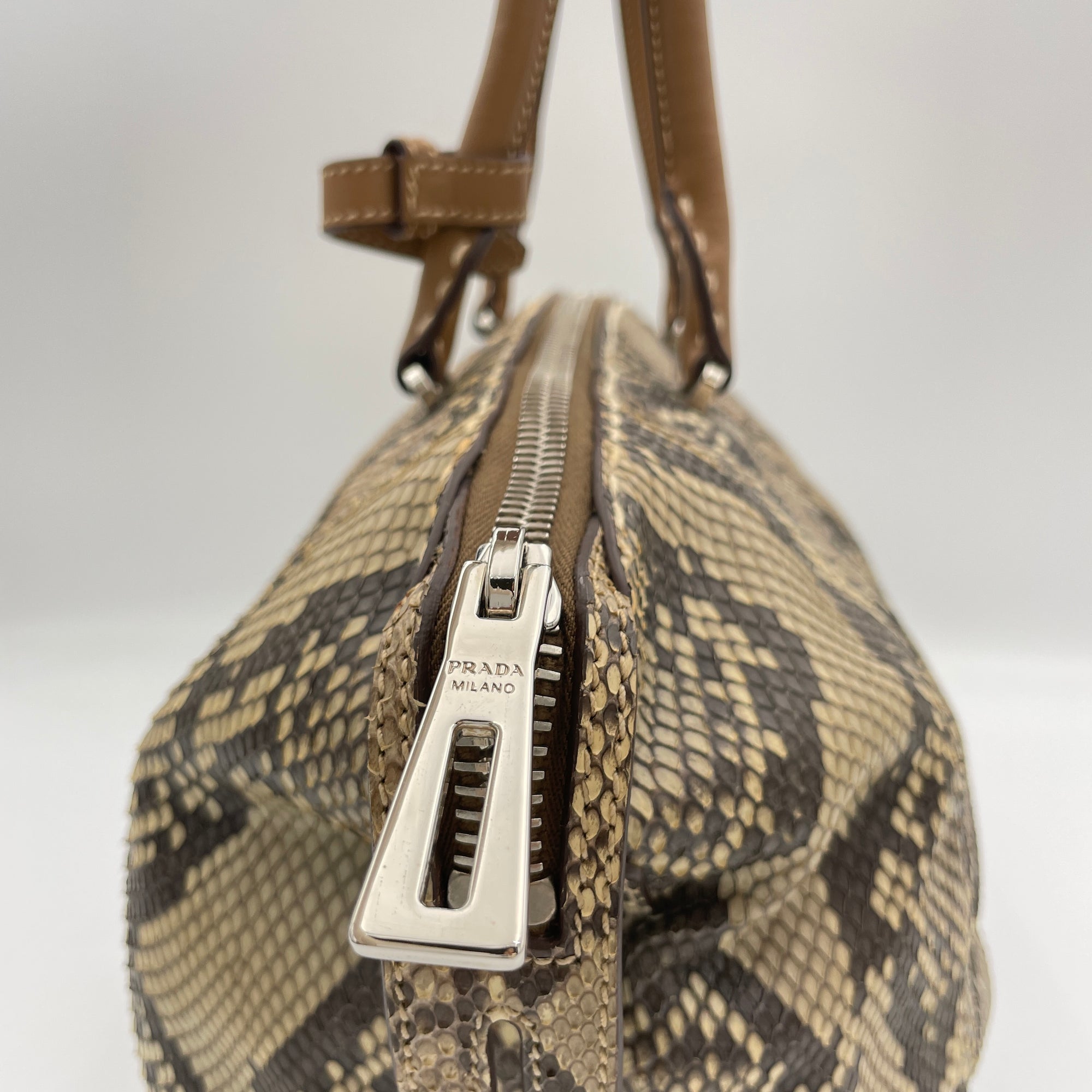 Shoulder Bag Beige Shoulder Bag in Python Leather, Silver hardware