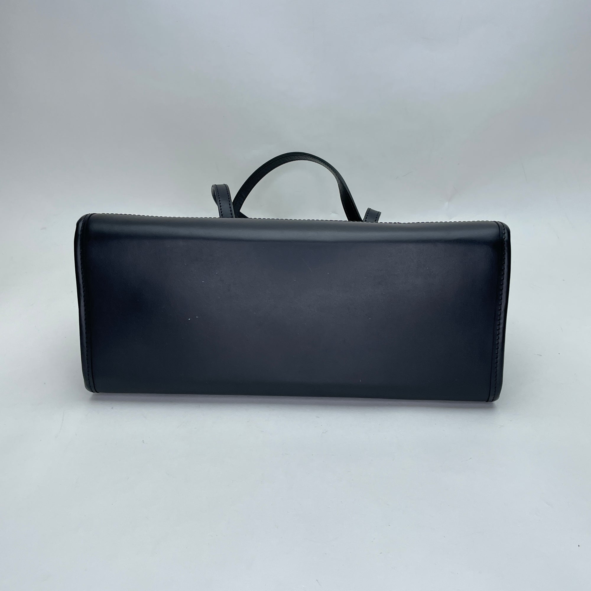 Madeleine PM Black Shoulder Bag in Epi Leather, Silver hardware