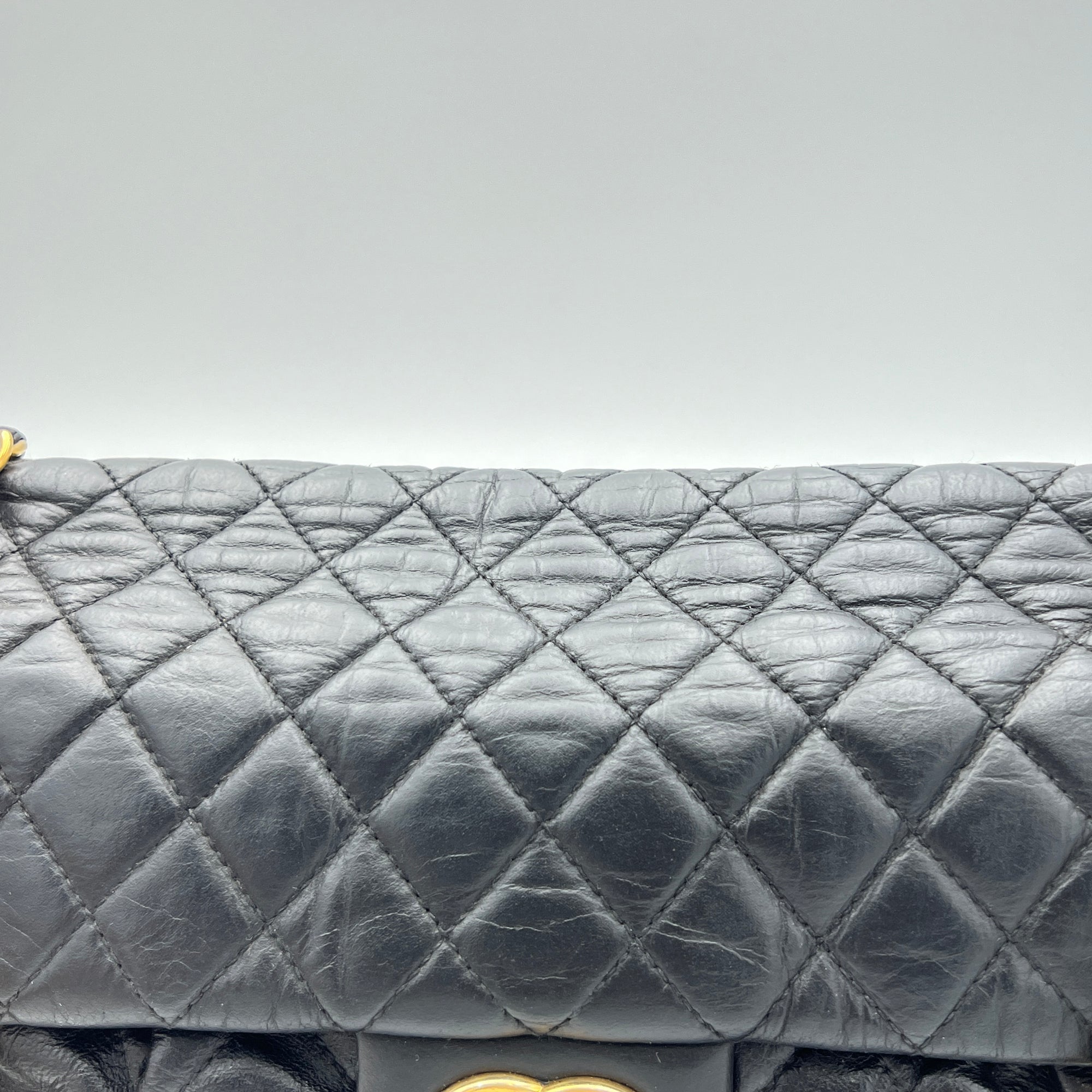 Quilted Flap Bag Black Shoulder Bag in Lambskin, Gold hardware