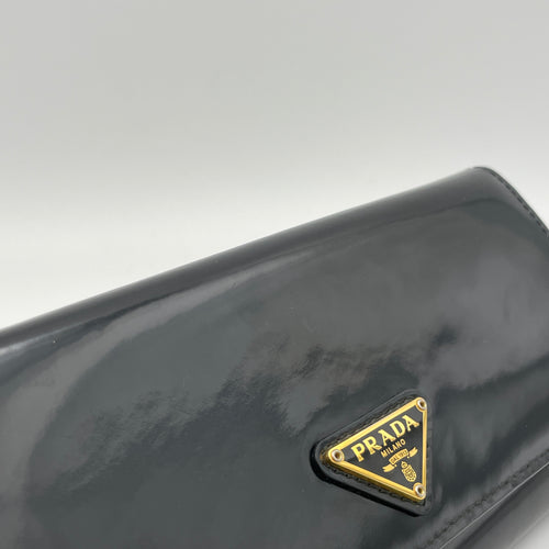 Logo Plaque Flap Long Black Wallet in Patent Leather, Gold hardware