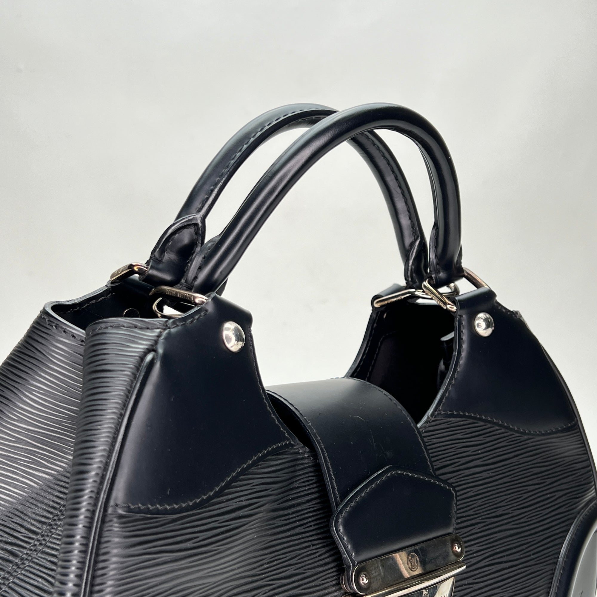 Sac Montaigne Black Top Handle Bag in Epi Leather, Silver hardware