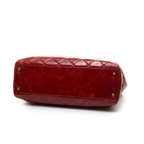 Quilted Red Top Handle Bag in Patent Leather, Gold hardware