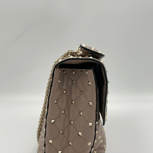 Rockstud Spike Shoulder bag Large Pink Shoulder Bag in Calfskin, Light Gold hardware