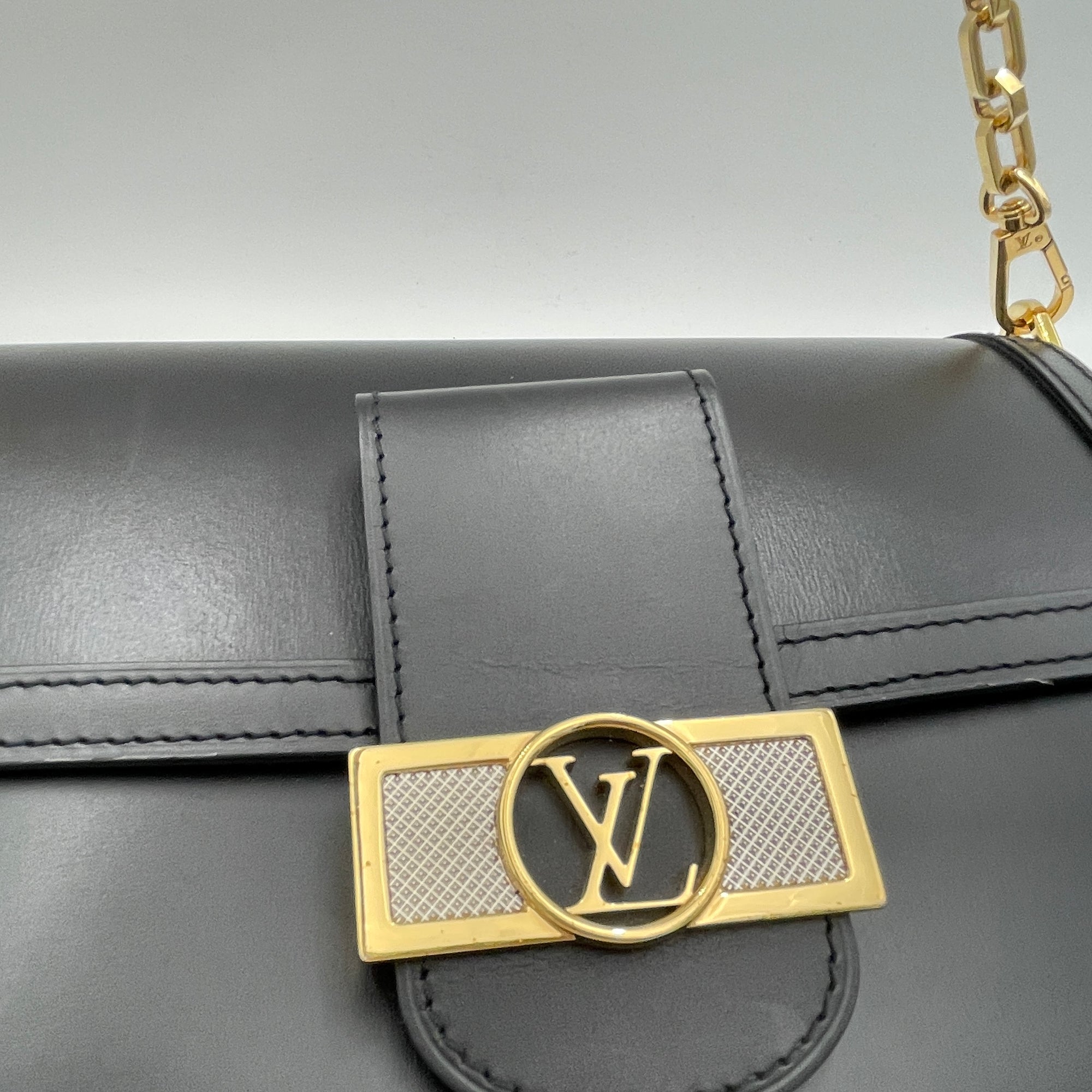 Dauphine MM Black Shoulder Bag in Calfskin, Gold hardware