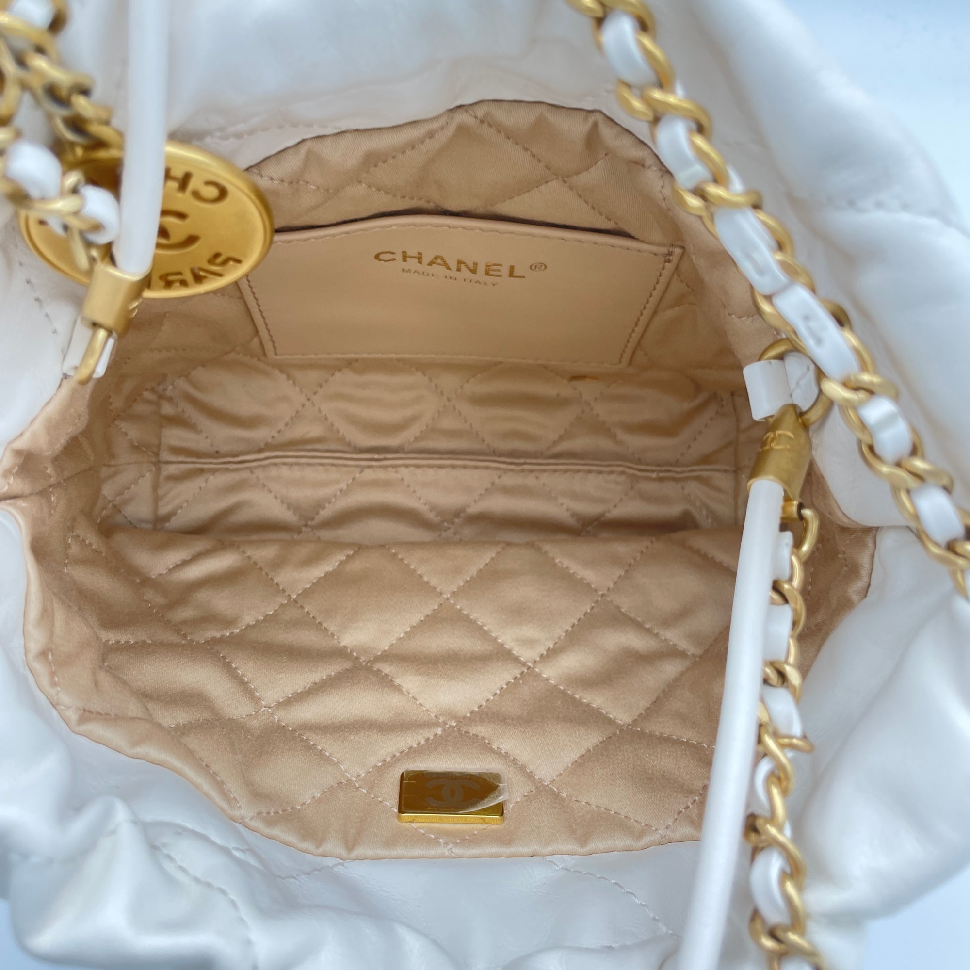 22 Mini White Shoulder Bag in Calfskin, Gold hardware