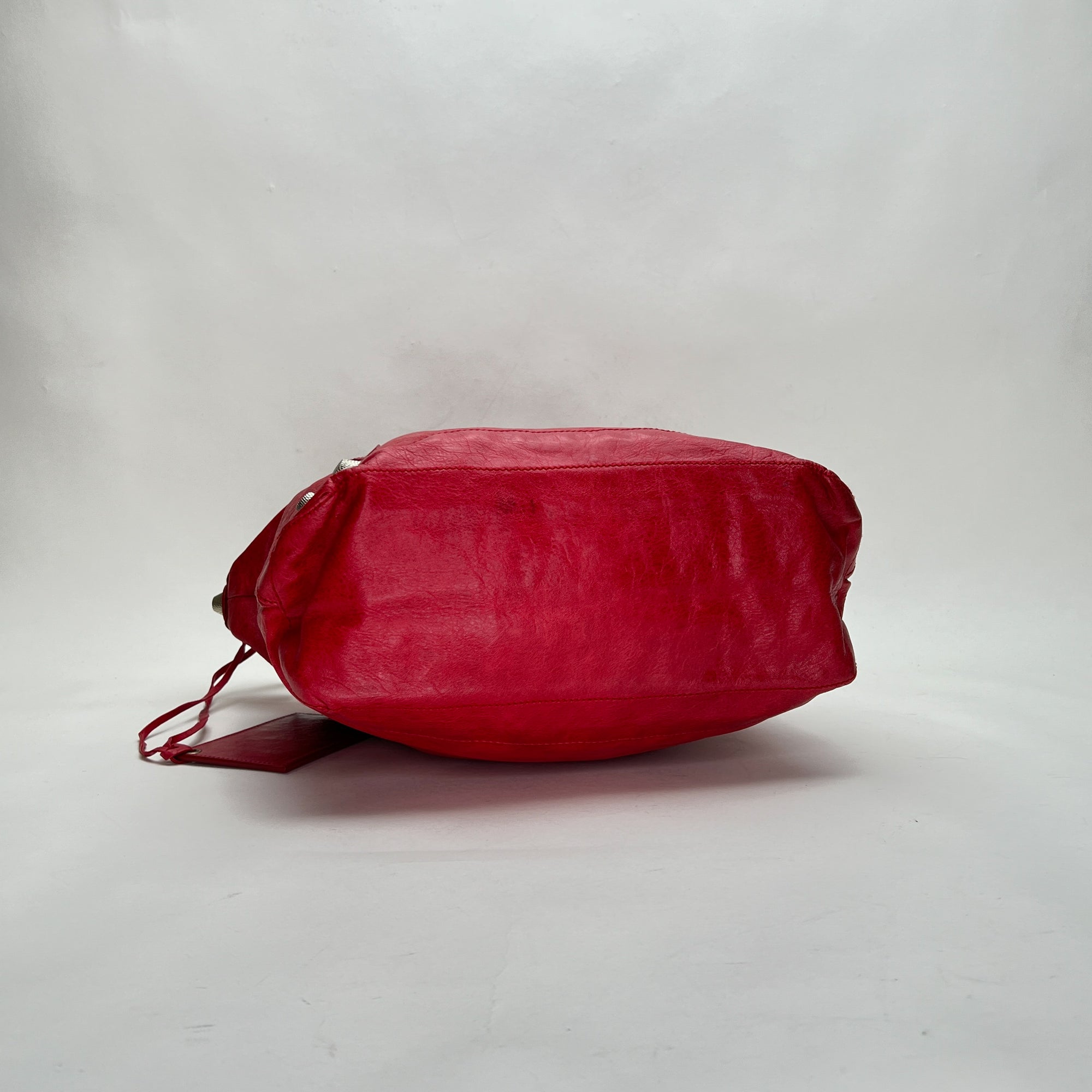 Giant Day Red Shoulder Bag in Distressed Leather, Gold hardware