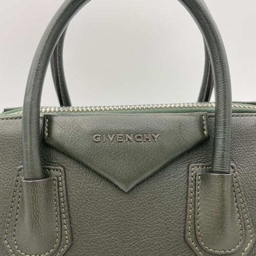 Antigona Medium Green Top Handle Bag in Goat Leather, Silver hardware