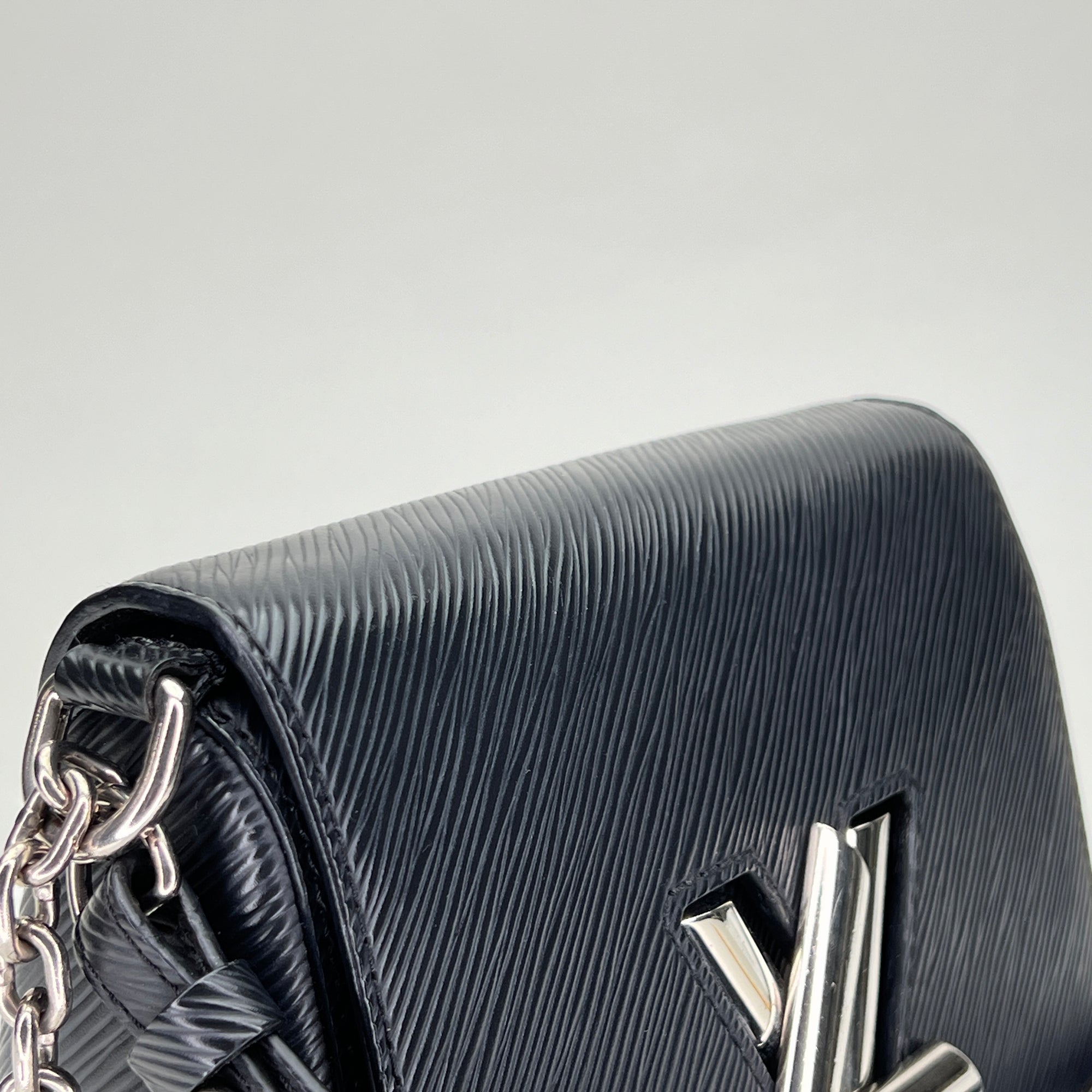 Twist PM Black Crossbody Bag in Epi Leather, Silver hardware