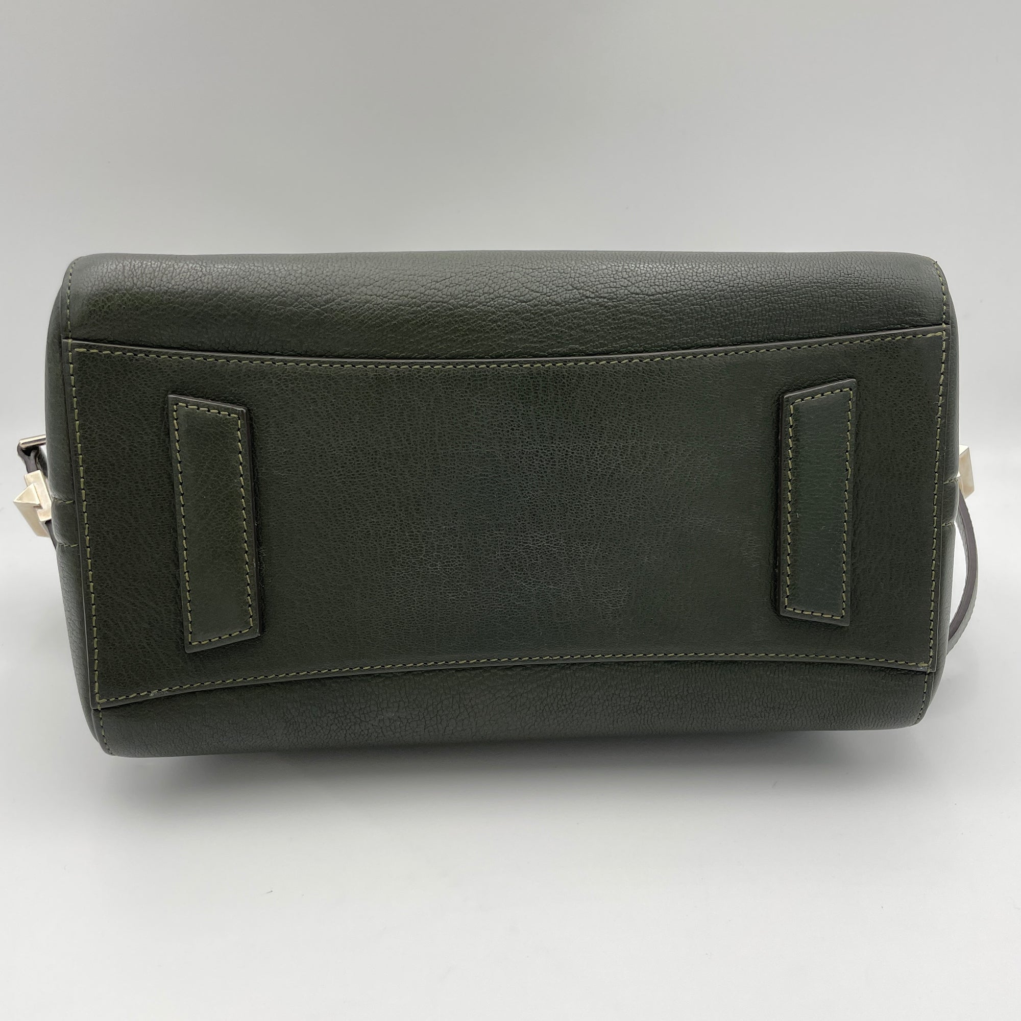 Antigona Medium Green Top Handle Bag in Goat Leather, Silver hardware