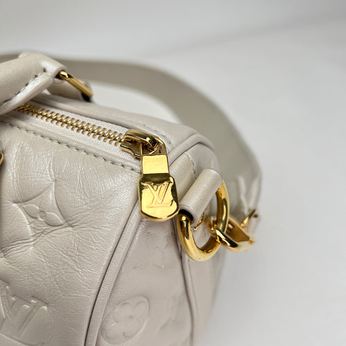 Speedy Valentines Day 22 White Top Handle Bag in Monogram Empreinte Leather, Gold hardware