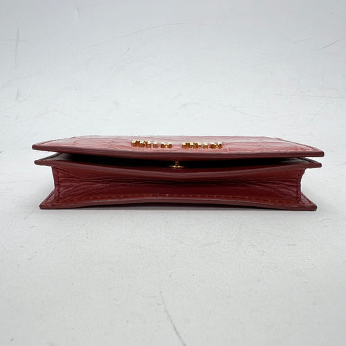 Bi-Fold Pink Card Holder in Crocodile Embossed Calfskin, Gold hardware