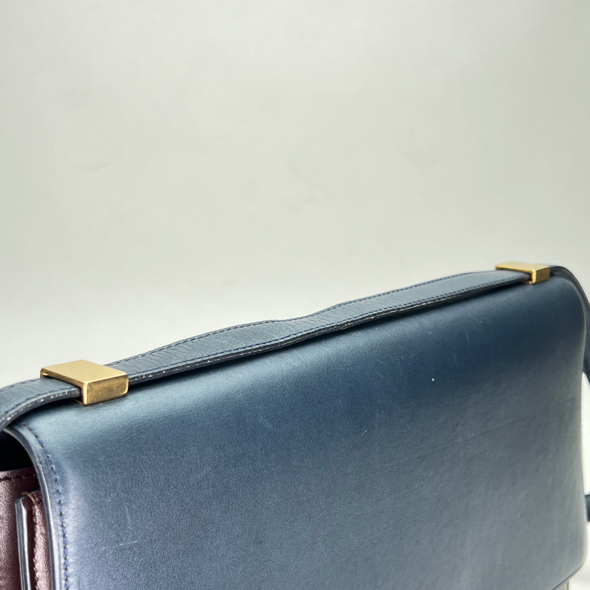 Case Flap Medium Navy Shoulder Bag in Calfskin, Gold hardware