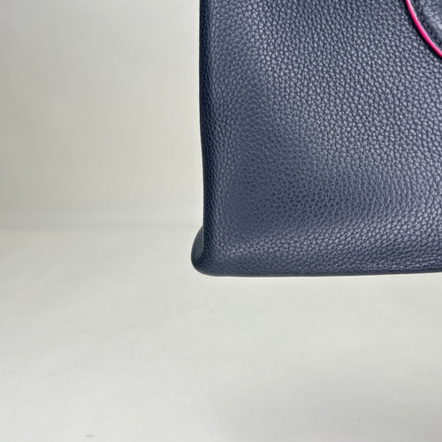 Capucines MM Navy Top Handle Bag in Clemence Taurillon Leather, Silver hardware