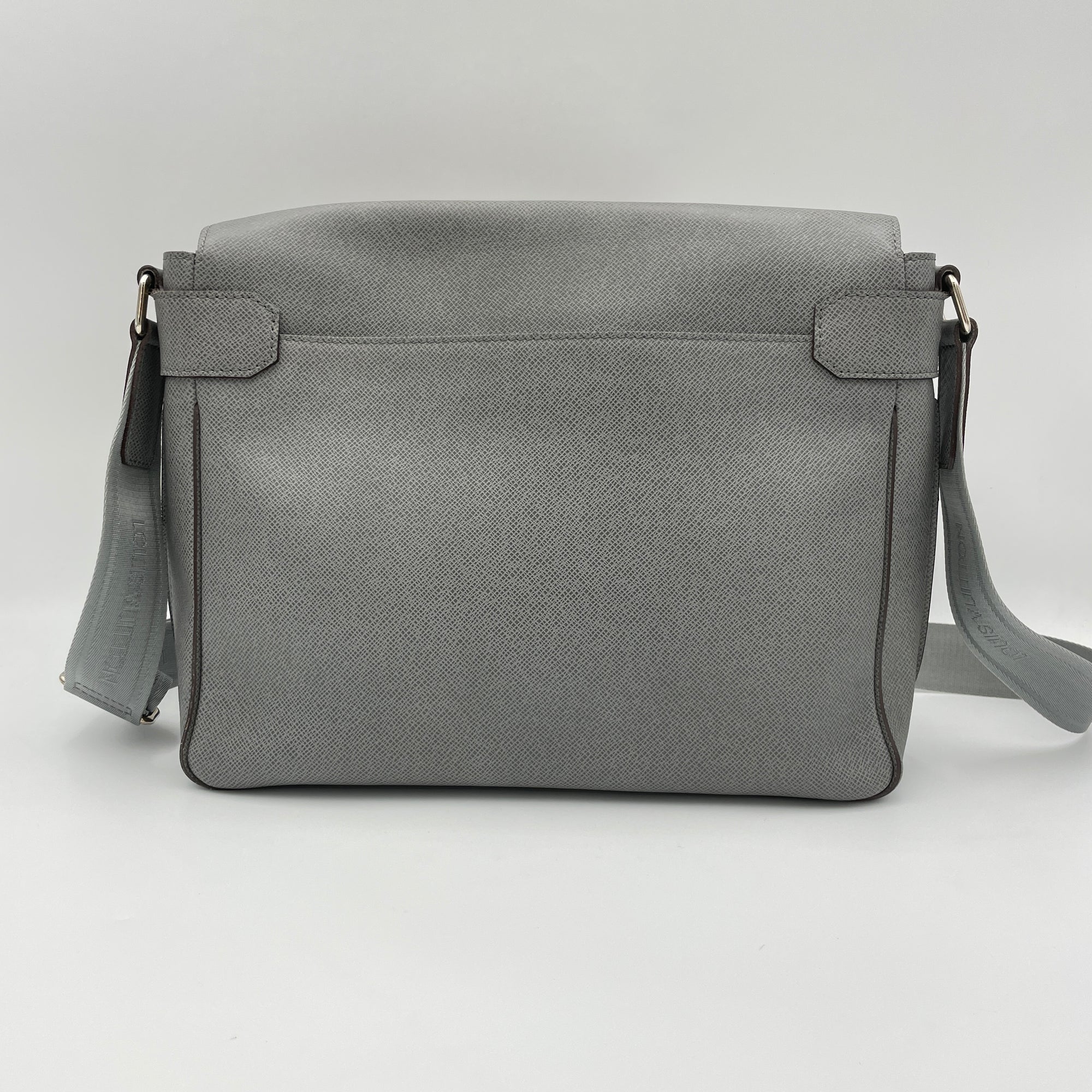 Roman MM Grey Messenger Bag in Taiga Leather, Silver hardware