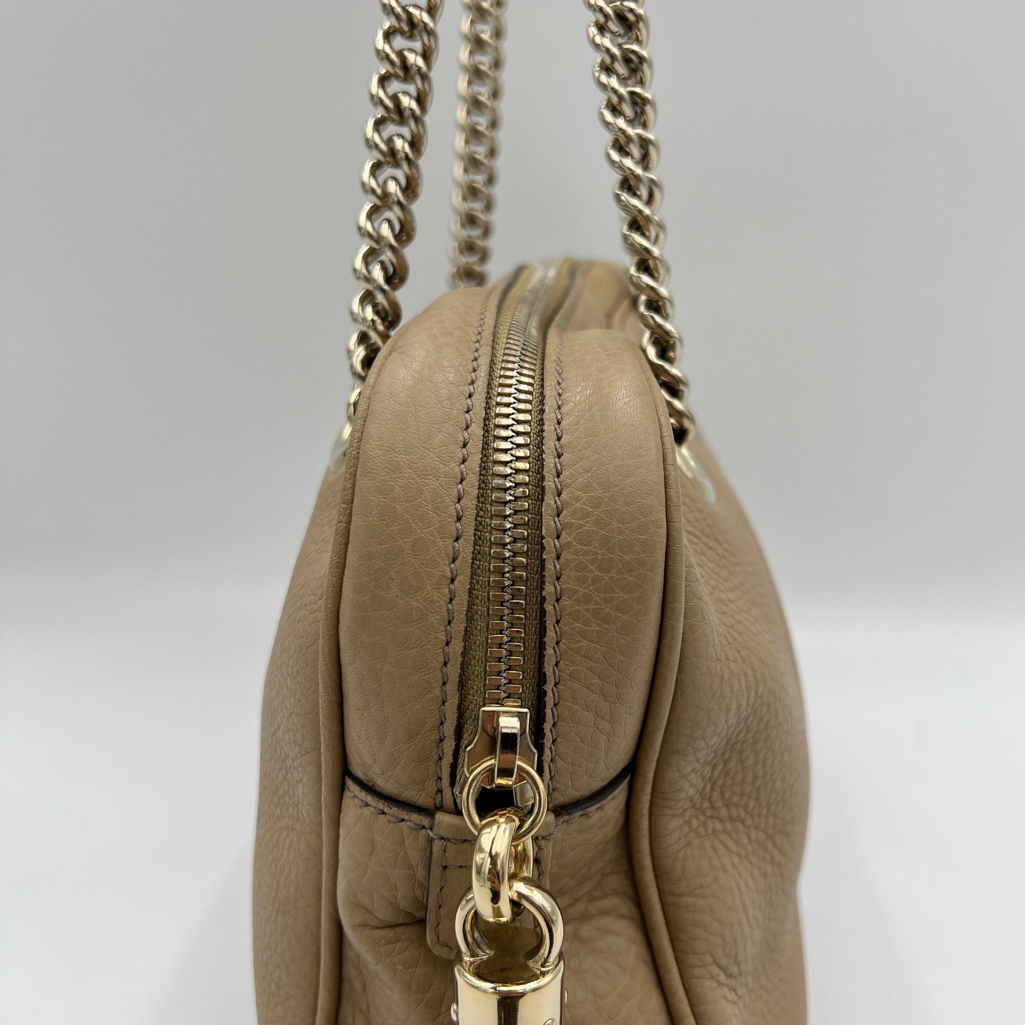 Soho Chain Beige Shoulder Bag in Calfskin, Light Gold hardware