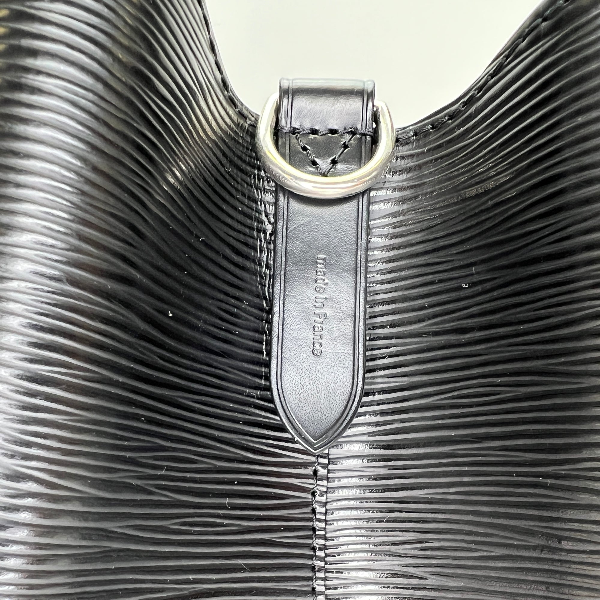 NeoNoe MM Black Bucket Bag in Epi Leather, Silver hardware